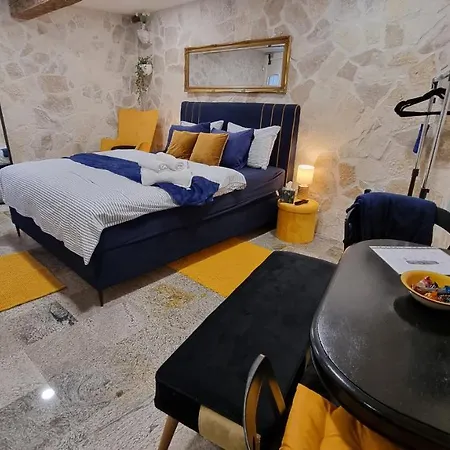 Stone Apartment *