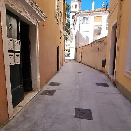 Apartment Stone