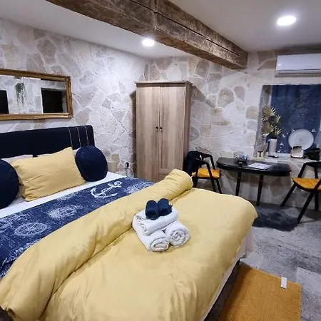Stone Apartment *